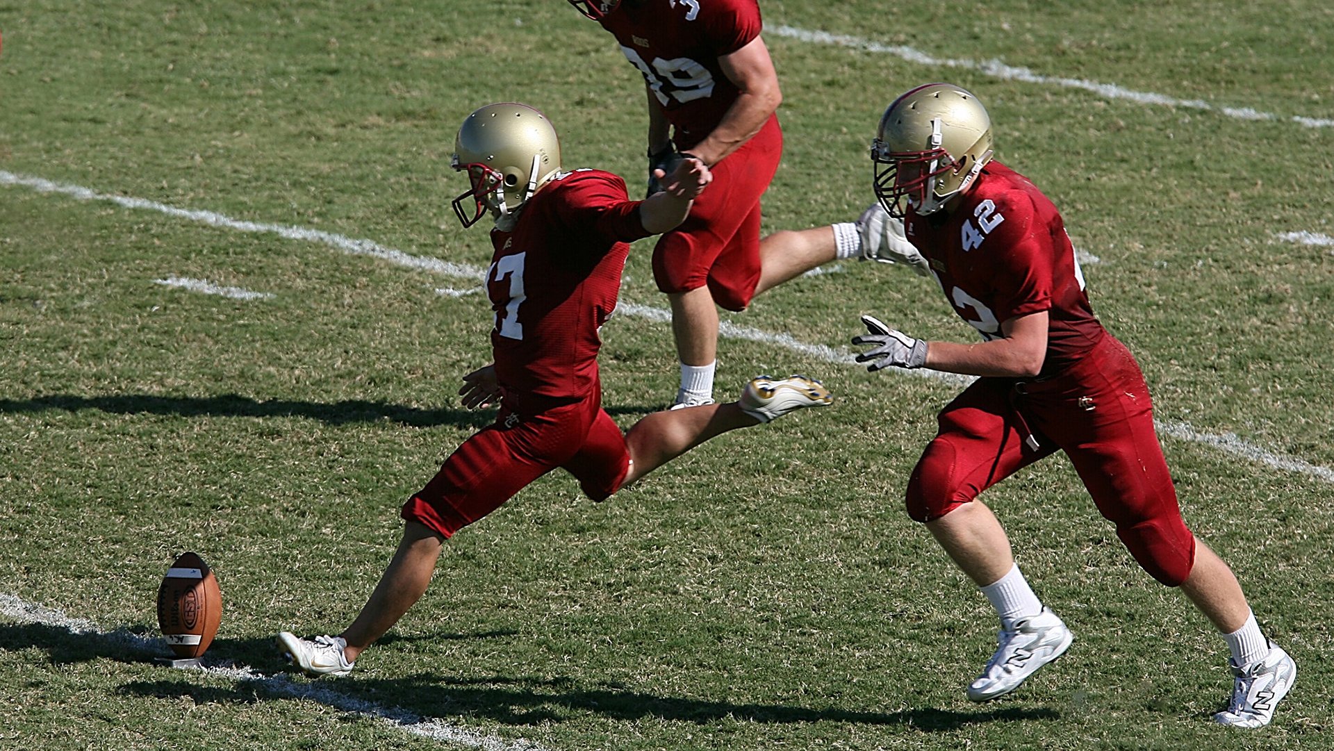 开云体育下载入口-德甲不断提升移动裁判技术，确保比赛公正